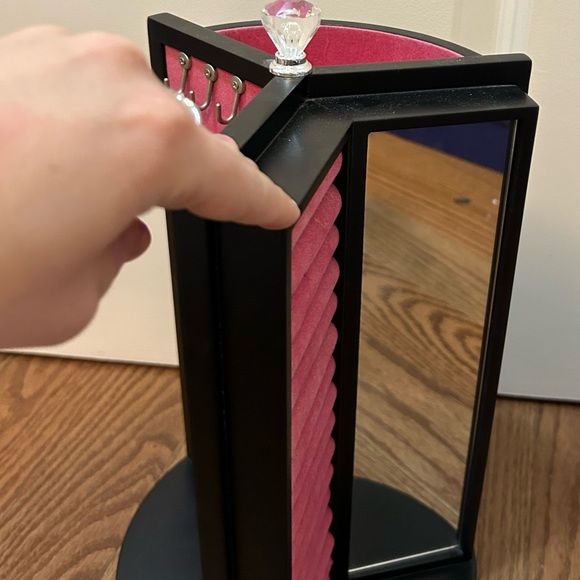Black & Magenta Jewelry organizer three compartments Used like GOOD✨ - Picture 2 of 6